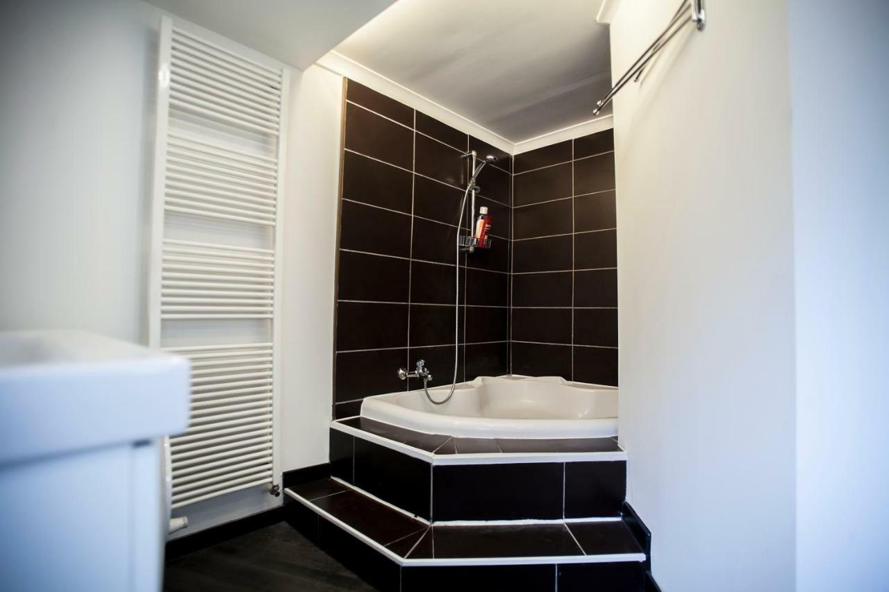 Luxury Suites Cathedral By Rikas Hotels Antwerp Luaran gambar